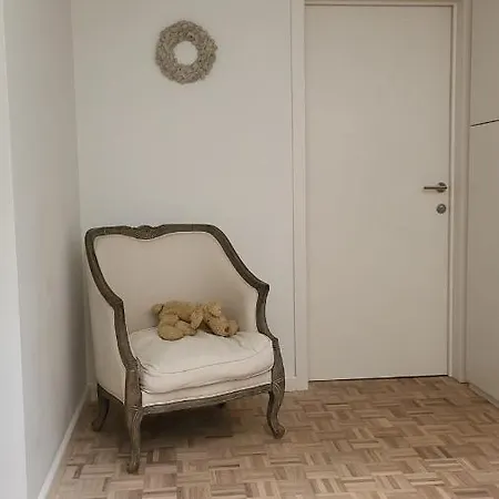 Casa de Férias Ruime Woning Met Grote Omheinde Tuin *