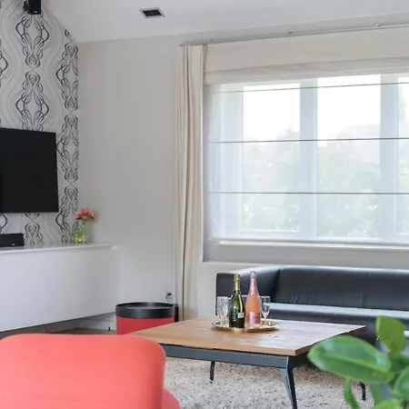 Ruime Woning Met Grote Omheinde Tuin Holiday home Hasselt