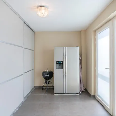 Casa de Férias Ruime Woning Met Grote Omheinde Tuin Hasselt